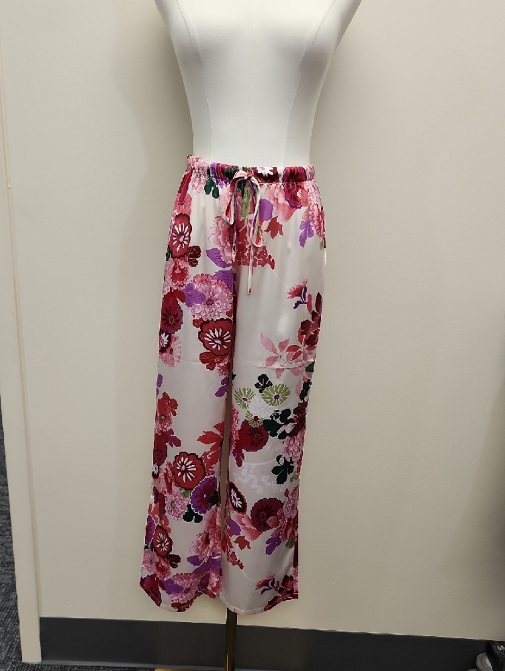 Natori Floral Satin Pajama Set 2 Piece Sleepwear Pink White XS - Picture 6 of 13